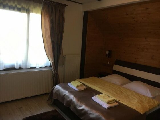 Pensiunea Esenzza - Photo5