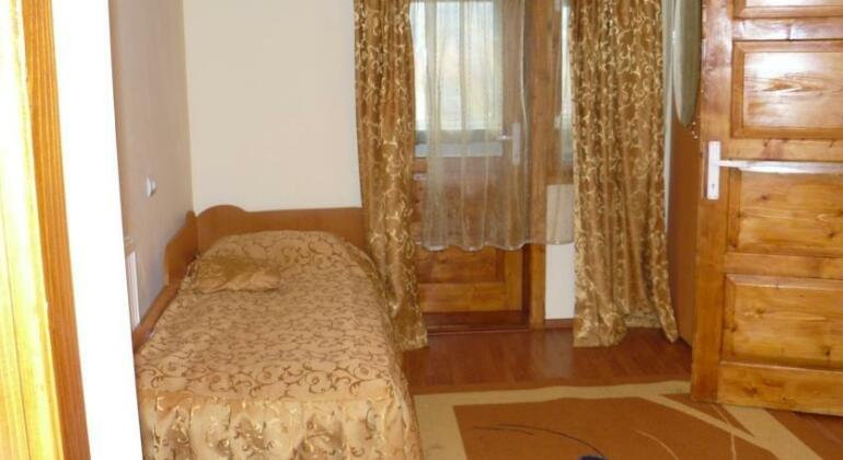 Pensiunea Vladut - Photo4