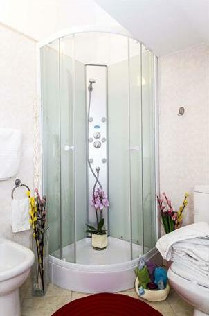 9 Suites Aparthotel - Photo4