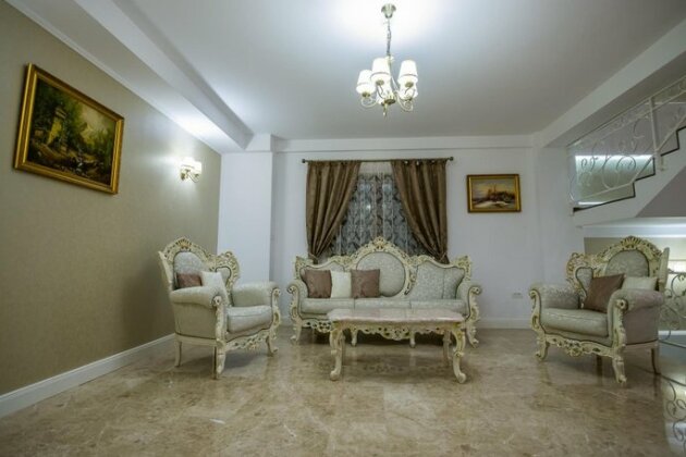 Pensiunea Holiday Villa - Photo2