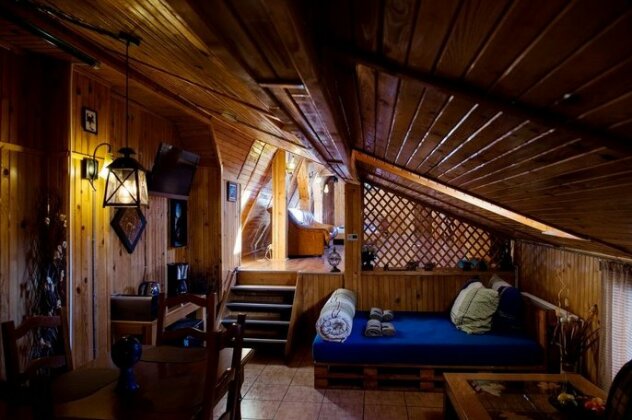 Wooden Attic Suite - Photo2