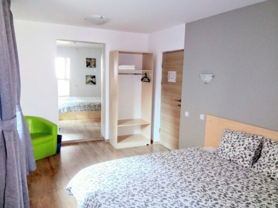 Central Guesthouse Bucharest - Photo2
