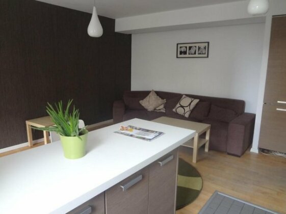 Dristor 3 bedroom apartment close to Metro and park - Photo3