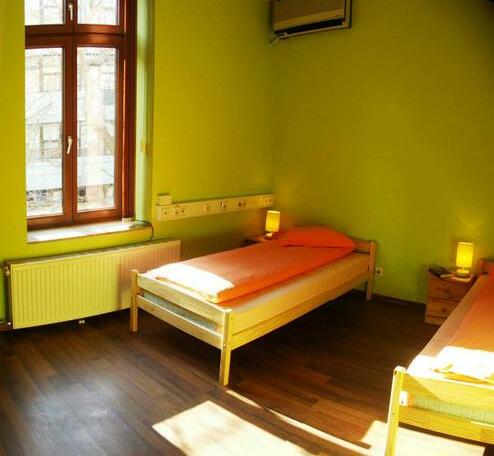 East Hostel Bucharest - Photo5