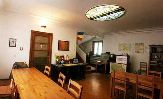 Explorers Hostel - Photo2