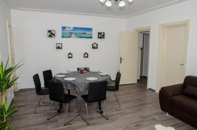 Four Rooms Apartment Central - Photo5