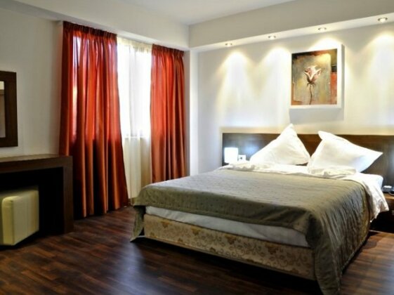 Phoenicia Comfort Hotel - Photo2