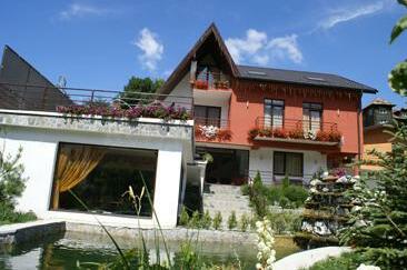 Izvorul cu Pastravi Hotel Busteni - Photo2