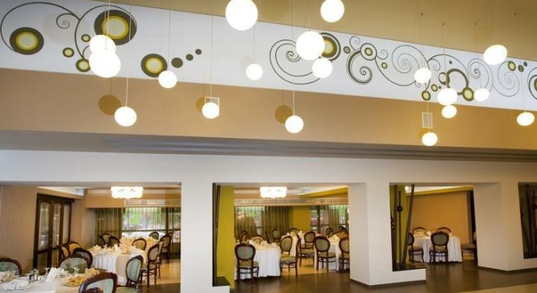 Hotel Pietroasa - Photo2