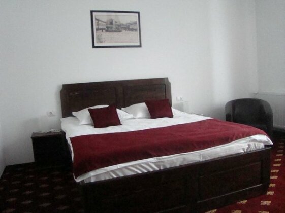 Conacul de pe deal - Photo2