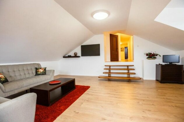 Maisonette Apartments - Photo5
