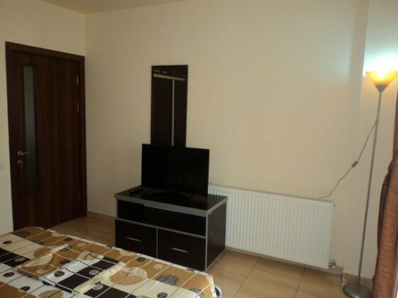 Adeline Apartments - Photo4
