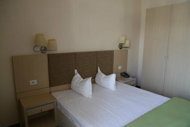 Hotel Bueno - Photo2