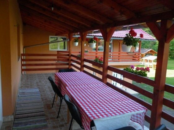 Korondi Pisztrangos - Photo2