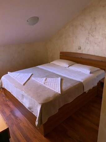 KM 80 Restaurant & Hotel - Photo4