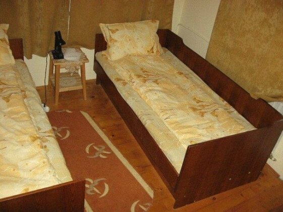 Lary Hostel Gura Humorului - Photo4
