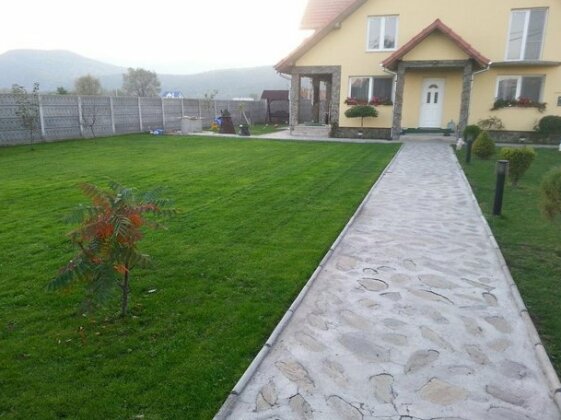 Photo 4