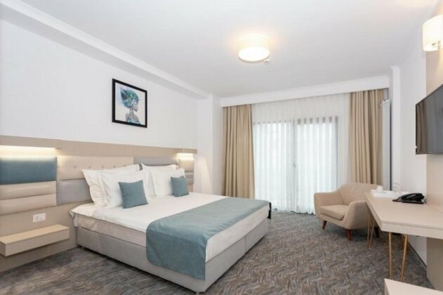 Hotel Manor - Photo2