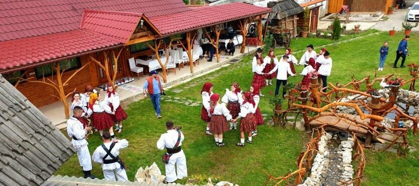 Pensiunea Rustic Oncesti - Photo4