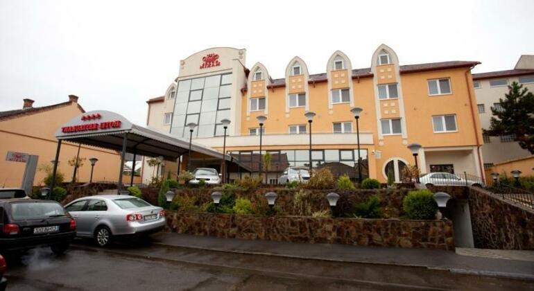 Hotel Maxim Oradea - Photo2