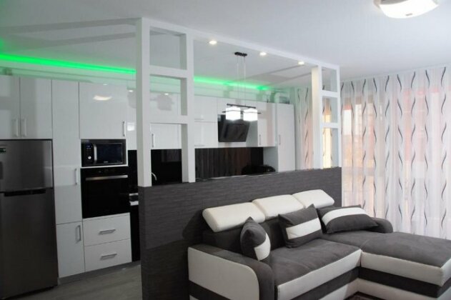 Modern minimalist apartment in Oradea - Photo2