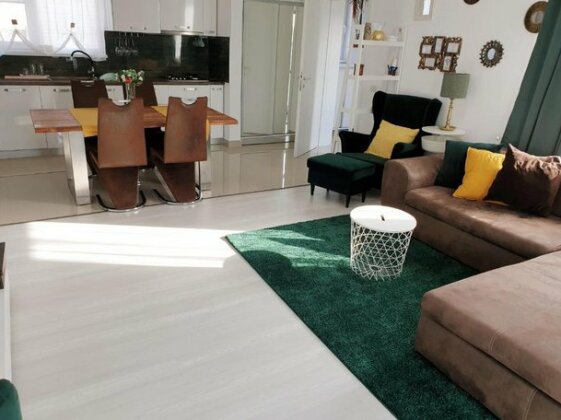 VillaGrey Tunari - Photo2