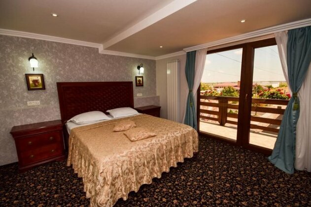 Hotel Yarus - Photo2