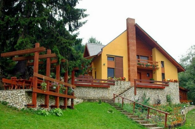 Pensiunea Clarina - Photo2