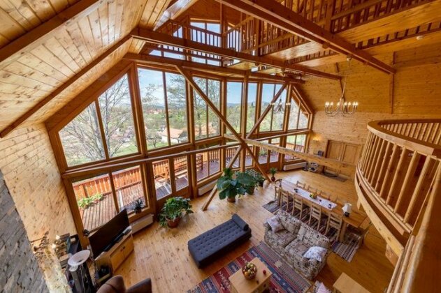 Carpathian Log Home - Photo5