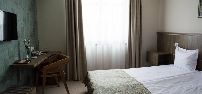 Fidelitas Hotel - Photo3