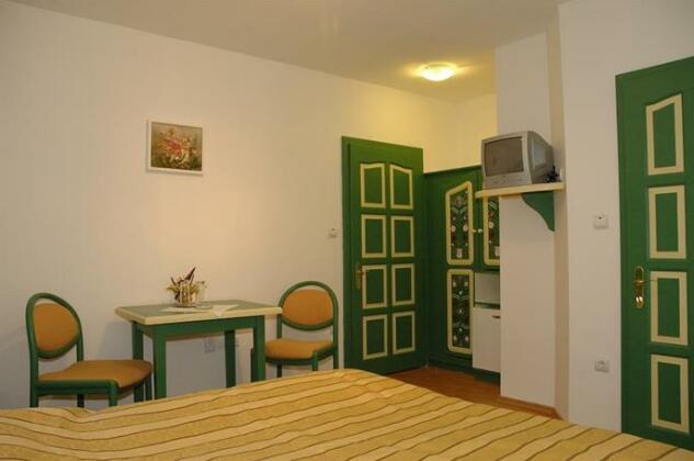 Hotel Sugas - Photo2