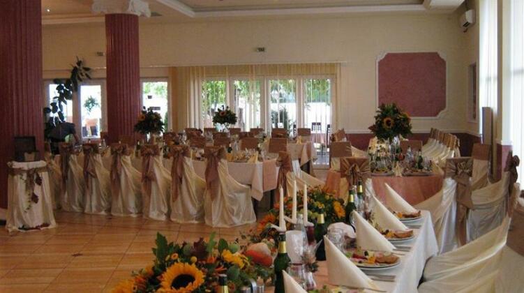 Hotel Sugas - Photo4