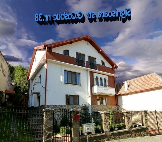 Cosbuc Residence