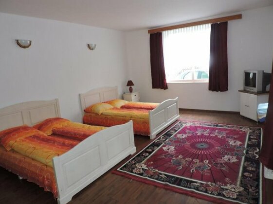 Gobe Vendeghaz - Photo4