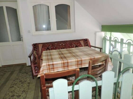 Gobe Vendeghaz - Photo5