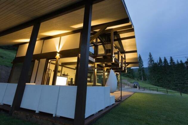 Alpine Lounge - Photo2