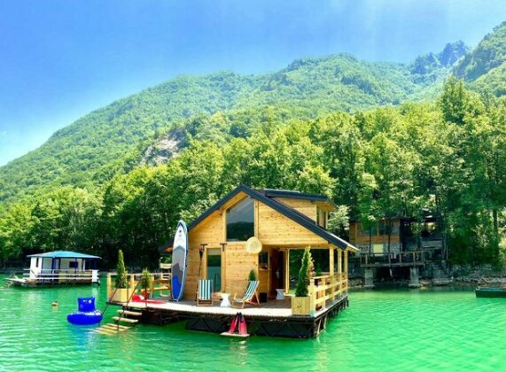 Floating House Bajina Basta - Photo2