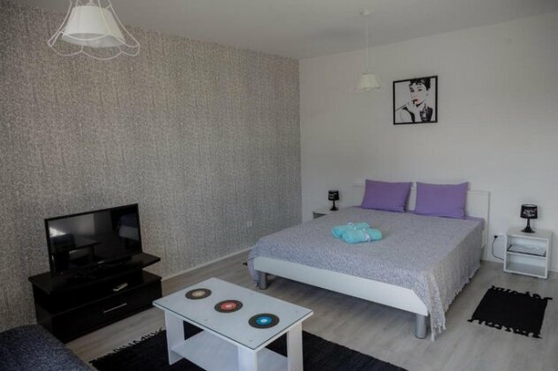  Photo 3