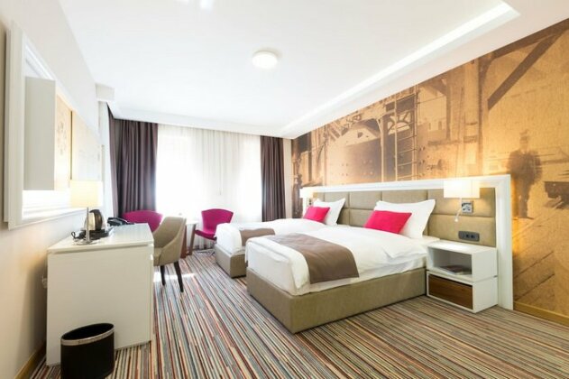 Hotel TESLA - Smart Stay Garni - Photo2