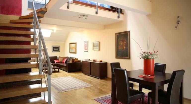 Queen's Apartments - Photo4