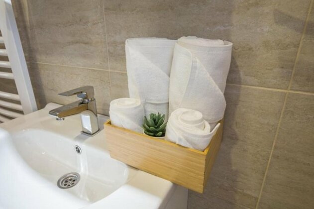 Thomas Residence - Photo3
