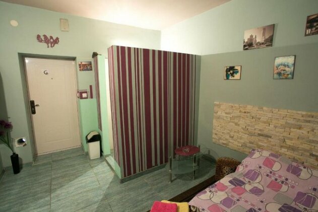 Mini Room - Bed & Toilet - Photo4
