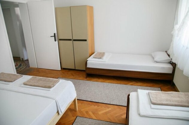 Apartments Kuca Aleksic - Photo5