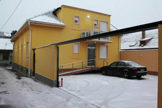 Garni Hotel 11tica DM - Photo2