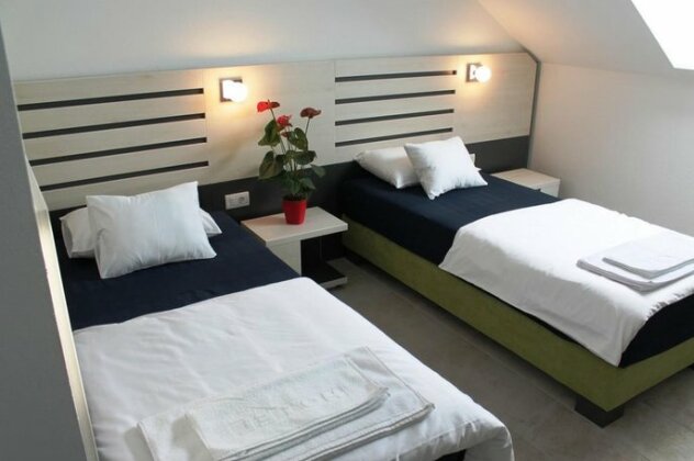 Garni Hotel 11tica DM - Photo4