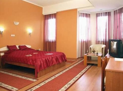 Sin-Kom Hotel Garni - Photo2