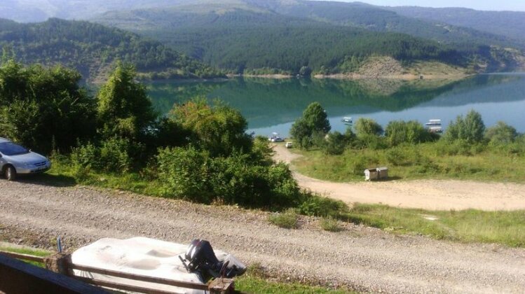 Zavojsko jezero Pirot - SUNCANA PLAZA Mala Lukanja - kamp Buljarice - Photo2