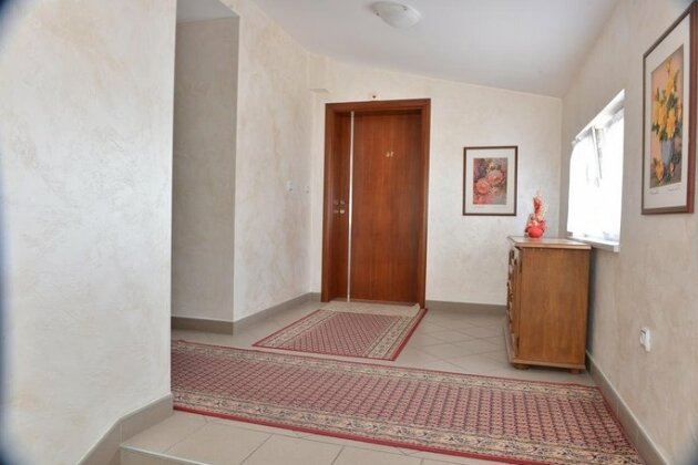 Apartment and Rooms In Club - Photo2