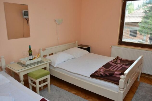 Guest House Colovic - Photo5