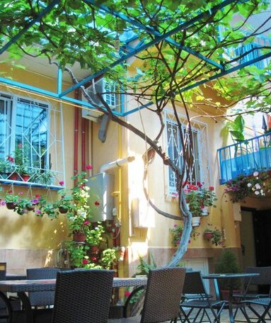 Liana Guest House - Photo5